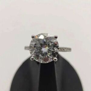 GRA Certified 5 carat VVS1 Round Brilliant cut Moissanite Size 6 US